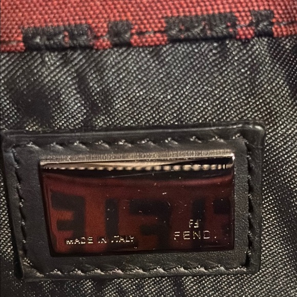 Fendi Zucca Pattern Red and Black Shoulder Bag with FF Monogram - Picture 8 of 16